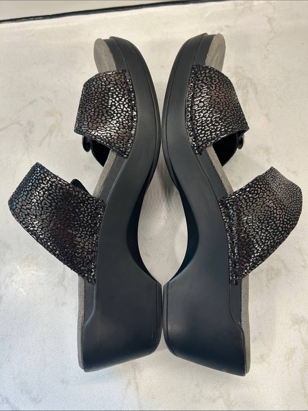 Dansko Sophie Sandals Black Metallic Women EU 41 US 8.5 9 Double Strap - Picture 11 of 16